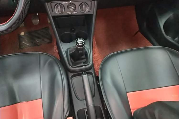 Used Volkswagen Polo 2016 1.4L Manual Fashion Model Gear Lever