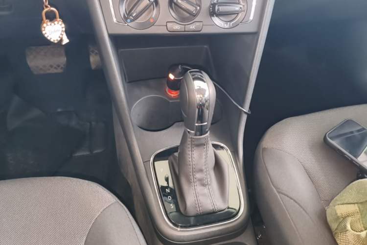 Used Volkswagen Polo 2016 1.6L Automatic Comfort Model Gear Lever