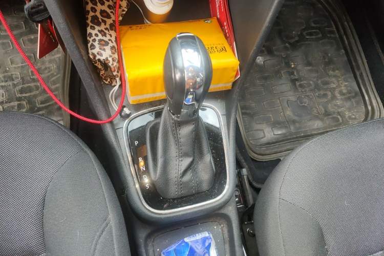 Used Volkswagen Polo 2016 1.6L Automatic Comfort Model Gear Lever