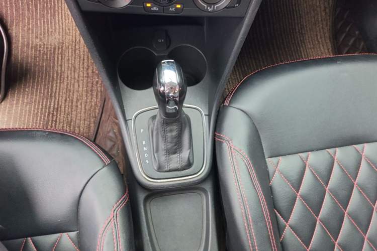Used Volkswagen Polo 2016 1.4L Automatic Trendy Model Gear Lever