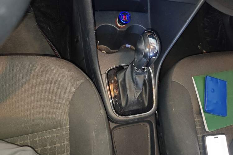 Used Volkswagen Polo 2016 1.6L Automatic Comfort Model Gear Lever