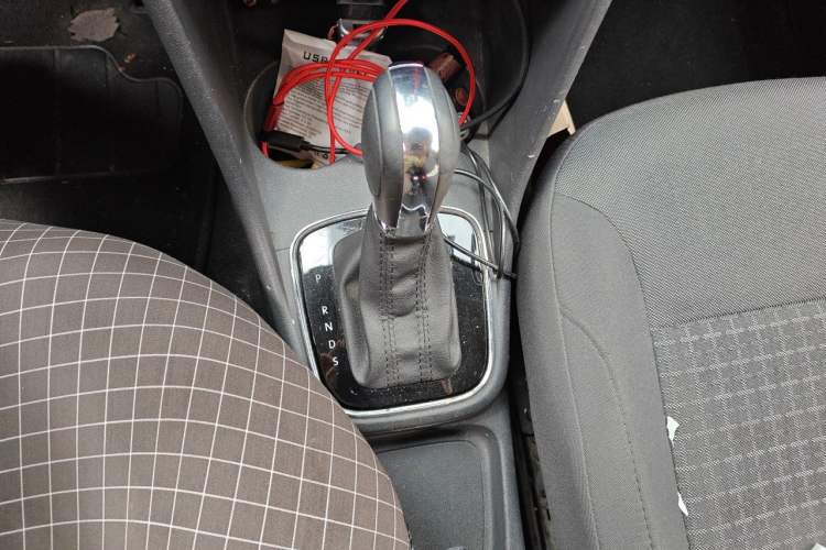 Used Volkswagen Polo 2016 1.6L Automatic Comfort Model Gear Lever