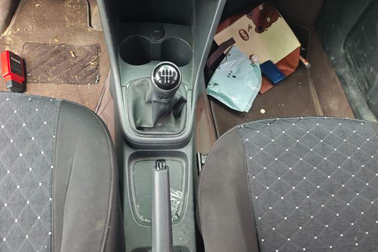 Used Volkswagen Polo 2016 1.4L Manual Fashion Model Gear Lever