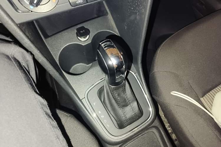 Used Volkswagen Polo 2016 1.4L Automatic Trendy Model Gear Lever