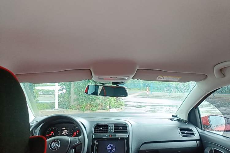 Used Volkswagen Polo 2016 1.4L Manual Fashion Model Headliner