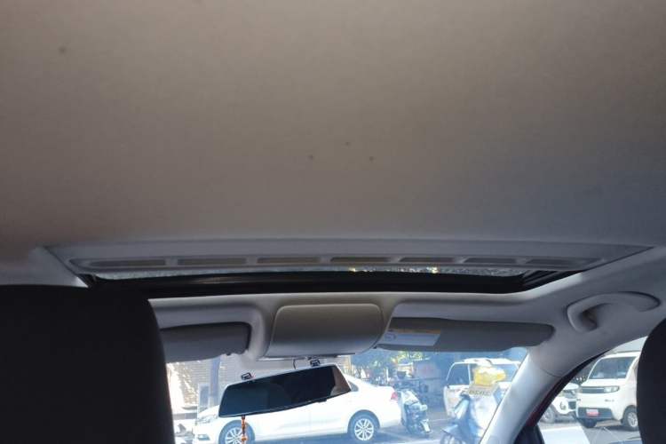 Used Volkswagen Polo 2016 1.6L Automatic Comfort Model Headliner