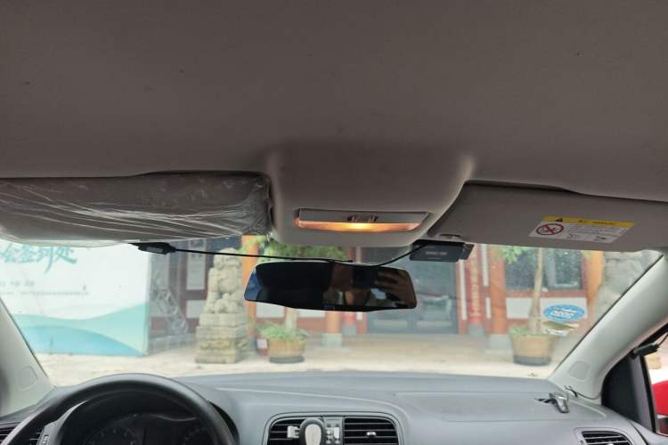 Used Volkswagen Polo 2016 1.4L Manual Fashion Model Headliner