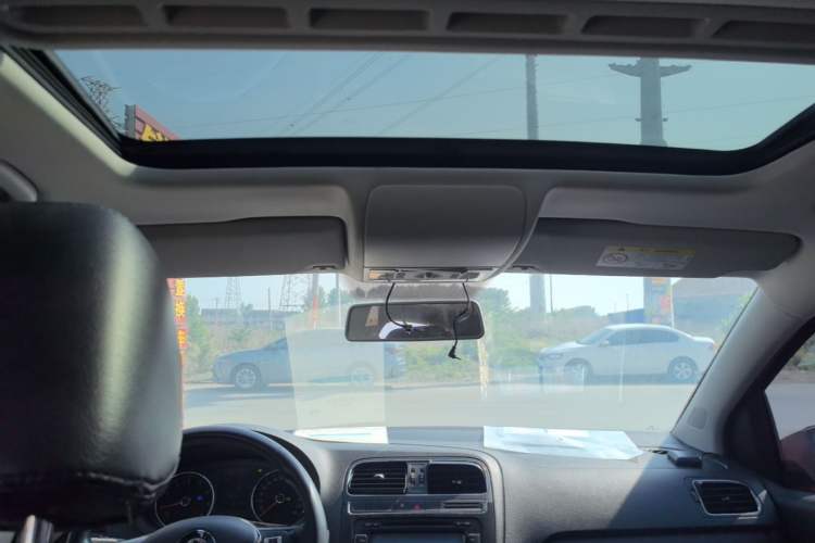 Used Volkswagen Polo 2016 1.6L Automatic Comfort Model Headliner