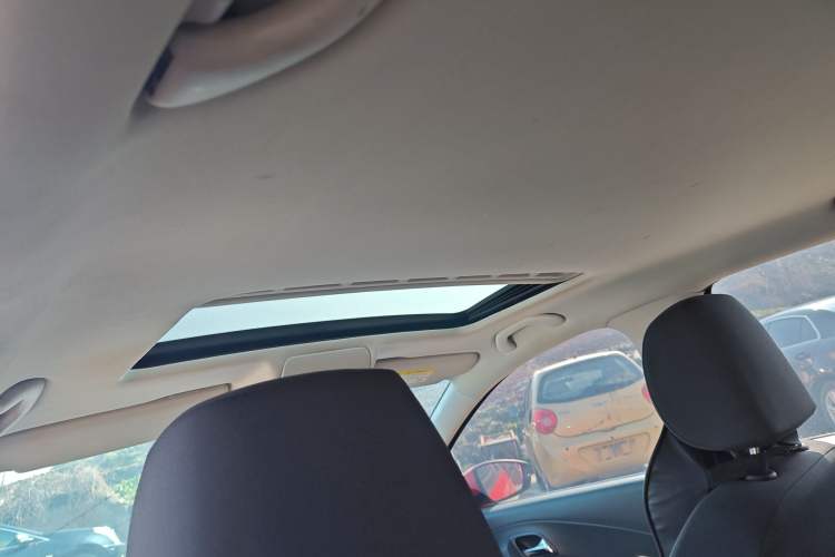 Used Volkswagen Polo 2016 1.6L Automatic Comfort Model Headliner