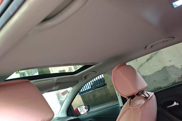 Used Volkswagen Polo 2016 1.6L Automatic Comfort Model Headliner