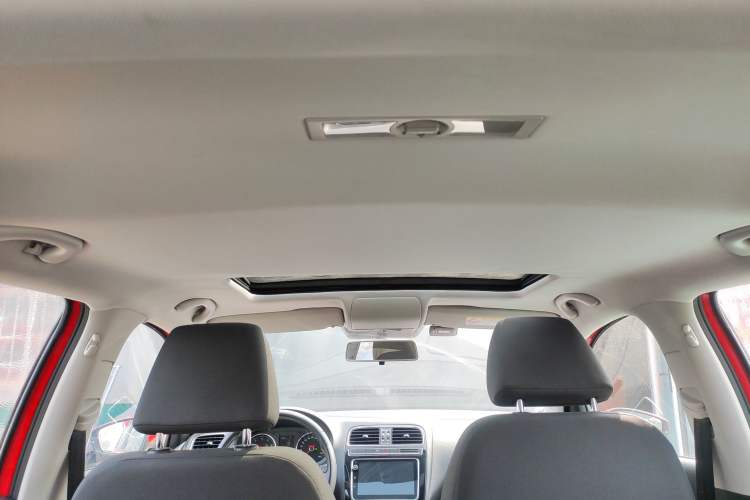 Used Volkswagen Polo 2016 1.6L Automatic Comfort Model Headliner