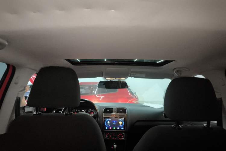 Used Volkswagen Polo 2016 1.6L Automatic Comfort Model Headliner