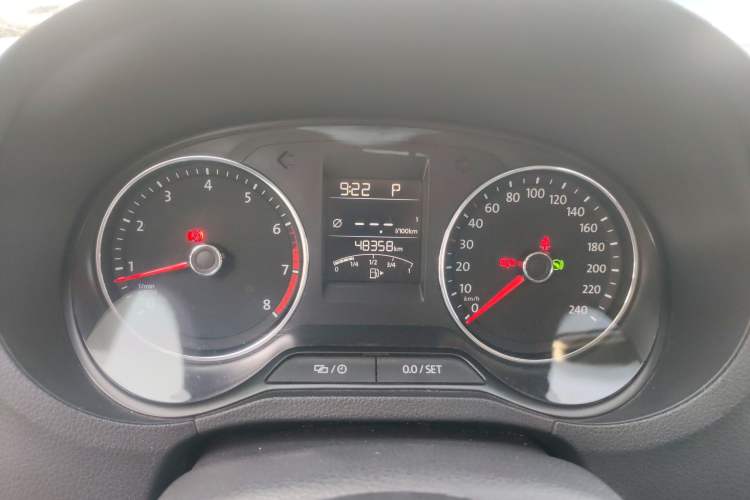 Used Volkswagen Polo 2016 1.6L Automatic Comfort Model Instrument Cluster