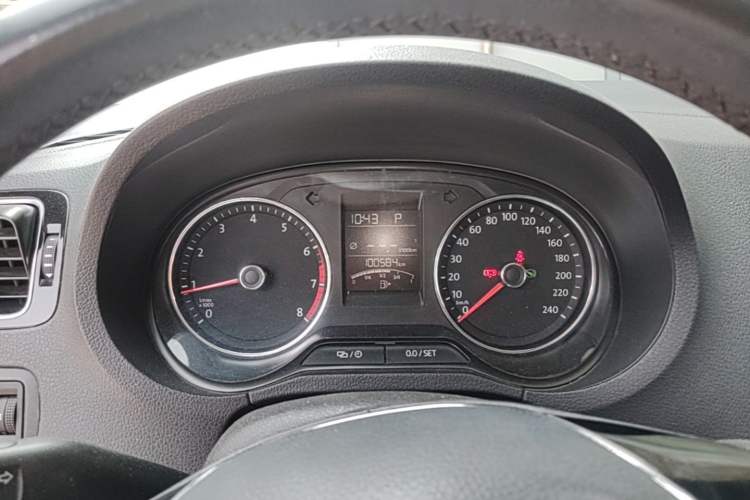 Used Volkswagen Polo 2016 1.6L Automatic Luxury Model Instrument Cluster