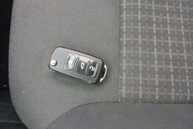 Used Volkswagen Polo 2016 1.6L Automatic Comfort Model Interior 1