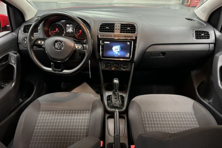 Used Volkswagen Polo 2016 1.6L Automatic Comfort Model Interior 1