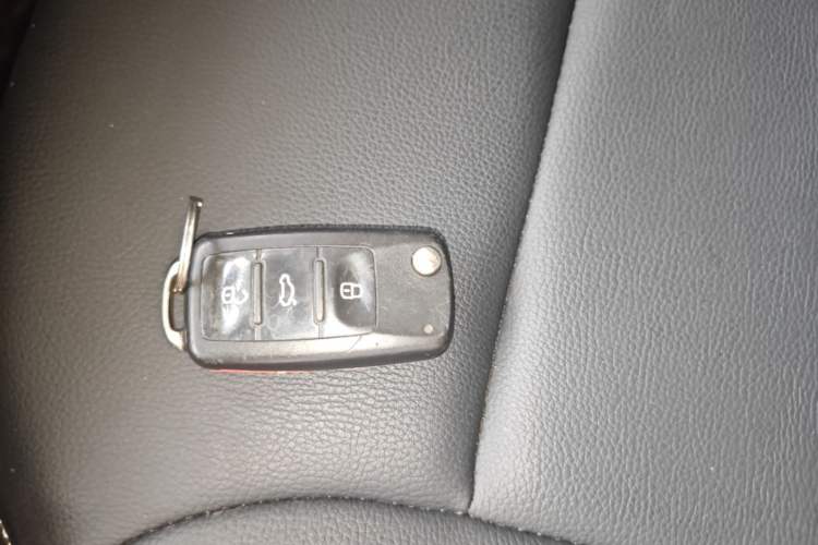 Used Volkswagen Polo 2016 1.6L Automatic Comfort Model Interior 1