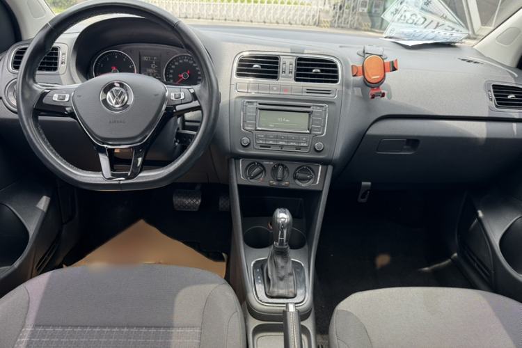 Used Volkswagen Polo 2016 1.6L Automatic Comfort Model Interior 2