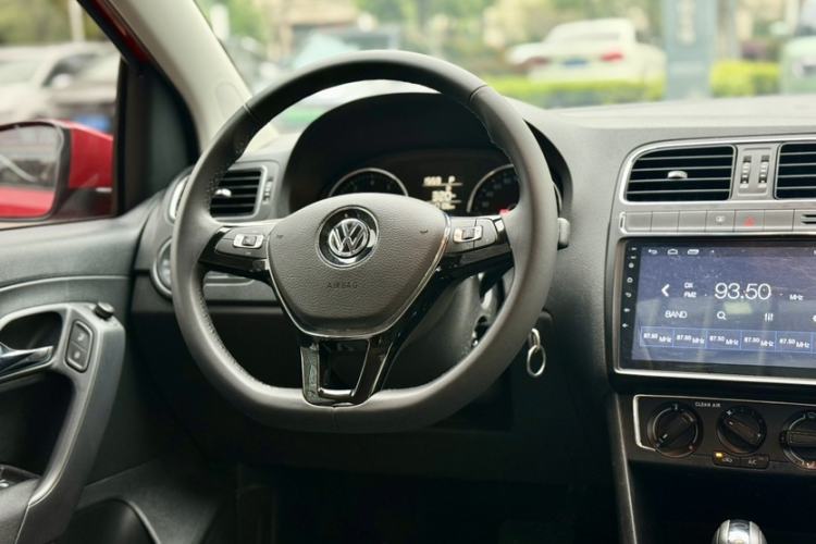 Used Volkswagen Polo 2016 1.6L Automatic Comfort Model Interior 3