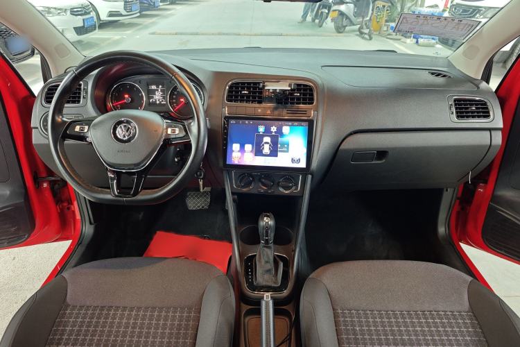 Used Volkswagen Polo 2016 1.6L Automatic Comfort Model Interior 3