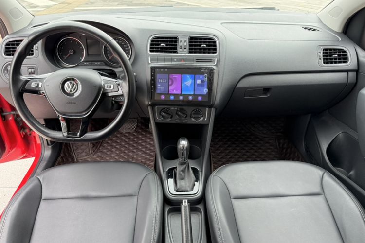Used Volkswagen Polo 2016 1.6L Automatic Comfort Model Interior 4