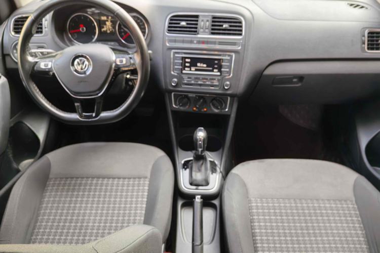 Used Volkswagen Polo 2016 1.6L Automatic Comfort Model Interior 4