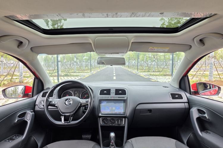 Used Volkswagen Polo 2016 1.6L Automatic Comfort Model Interior 9