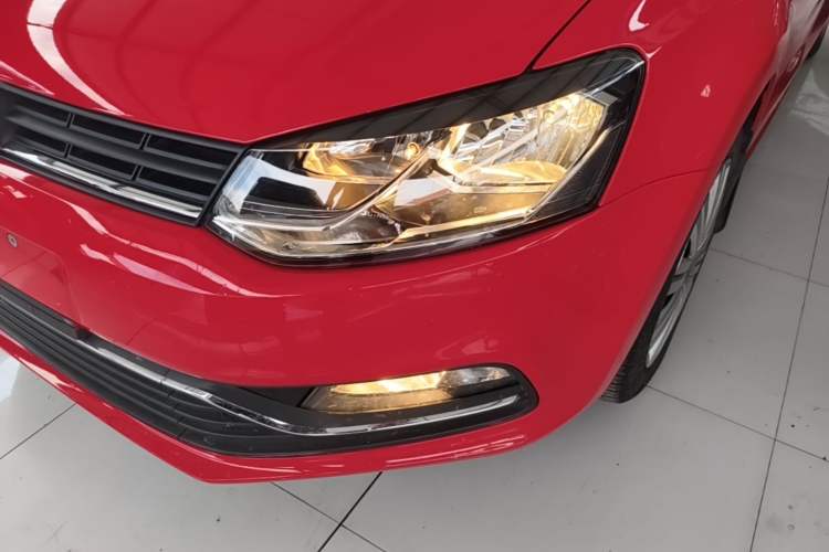 Used Volkswagen Polo 2016 1.6L Automatic Comfort Model Left Front Headlight
