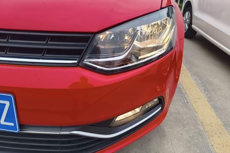 Used Volkswagen Polo 2016 1.6L Automatic Comfort Model Left Front Headlight