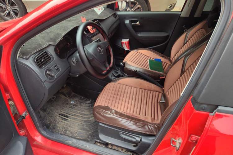 Used Volkswagen Polo 2016 1.4L Manual Fashion Model Left Front Seat