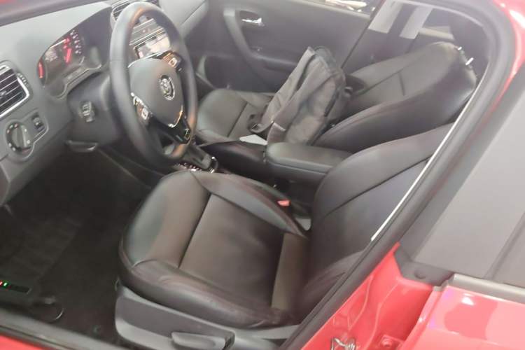 Used Volkswagen Polo 2016 1.6L Automatic Comfort Model Left Front Seat