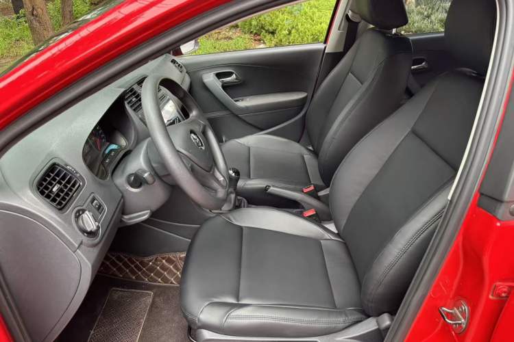 Used Volkswagen Polo 2016 1.4L Manual Fashion Model Left Front Seat