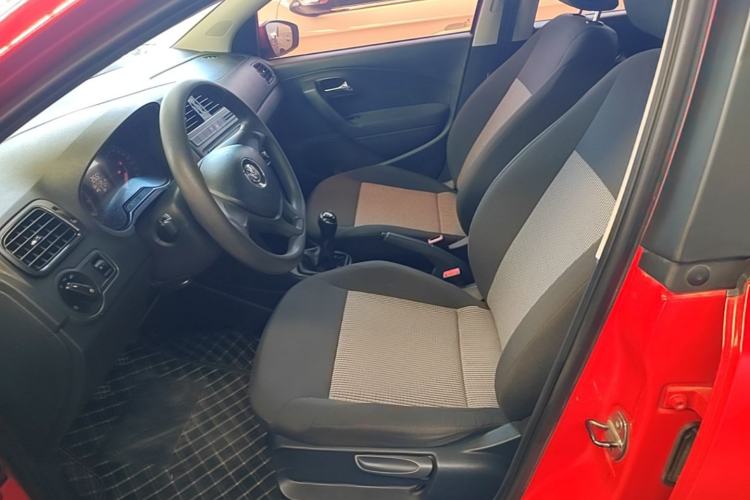 Used Volkswagen Polo 2016 1.4L Manual Fashion Model Left Front Seat