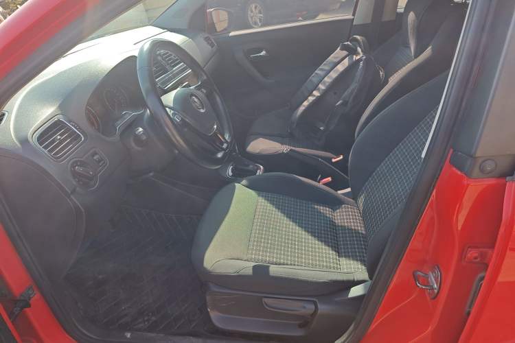 Used Volkswagen Polo 2016 1.6L Automatic Comfort Model Left Front Seat