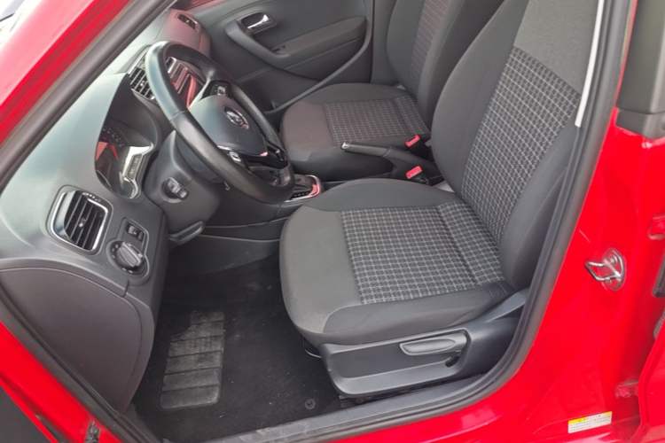 Used Volkswagen Polo 2016 1.6L Automatic Comfort Model Left Front Seat