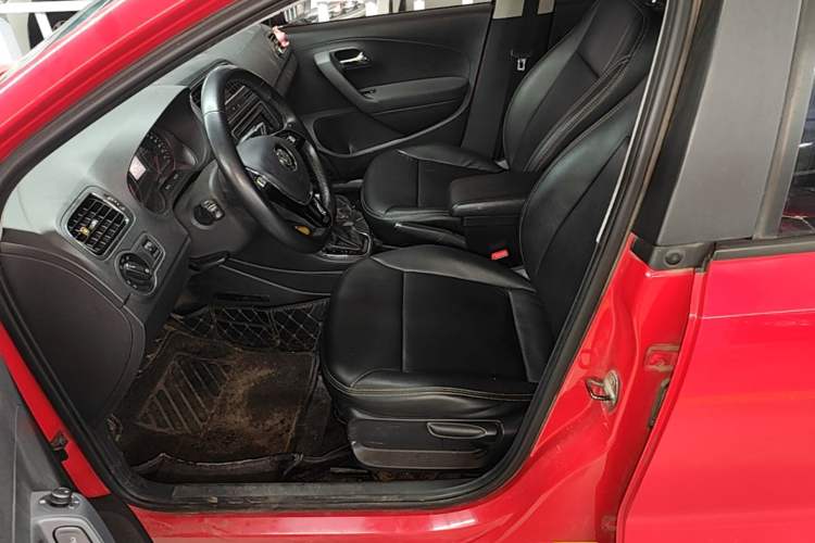 Used Volkswagen Polo 2016 1.6L Automatic Comfort Model Left Front Seat
