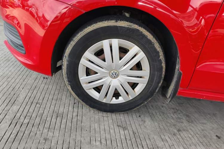 Used Volkswagen Polo 2016 1.4L Automatic Trendy Model Left Front Wheel Hub