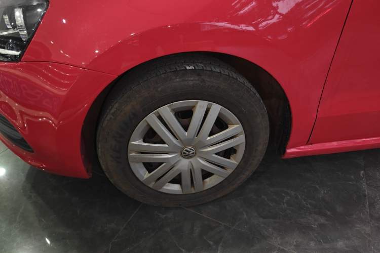 Used Volkswagen Polo 2016 1.4L Automatic Trendy Model Left Front Wheel Hub