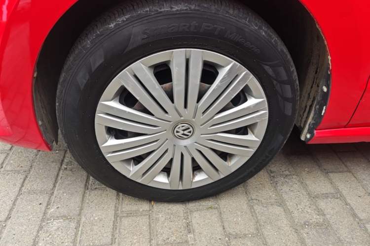 Used Volkswagen Polo 2016 1.6L Automatic Comfort Model Left Front Wheel Hub