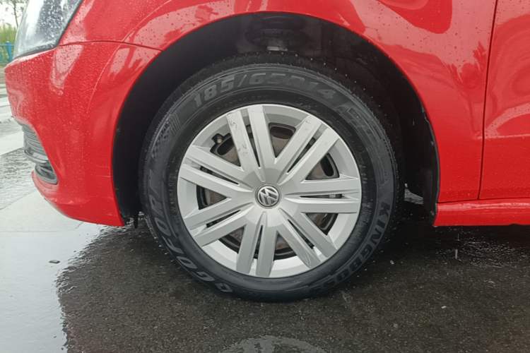 Used Volkswagen Polo 2016 1.4L Manual Fashion Model Left Front Wheel Hub