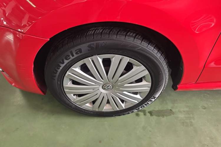 Used Volkswagen Polo 2016 1.6L Automatic Comfort Model Left Front Wheel Hub