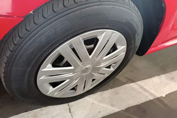Used Volkswagen Polo 2016 1.4L Automatic Trendy Model Left Front Wheel Hub