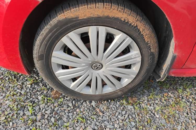 Used Volkswagen Polo 2016 1.6L Automatic Comfort Model Left Front Wheel Hub