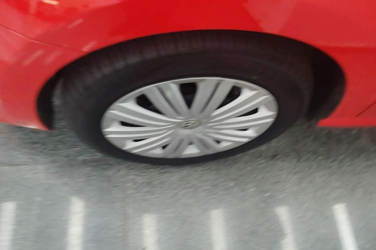 Used Volkswagen Polo 2016 1.6L Automatic Comfort Model Left Front Wheel Hub