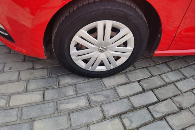 Used Volkswagen Polo 2016 1.4L Automatic Trendy Model Left Front Wheel Hub