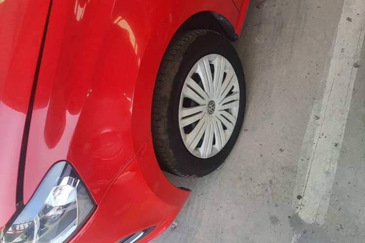 Used Volkswagen Polo 2016 1.6L Automatic Comfort Model Left Front Wheel Hub