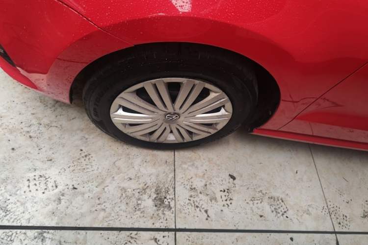 Used Volkswagen Polo 2016 1.6L Automatic Comfort Model Left Front Wheel Hub