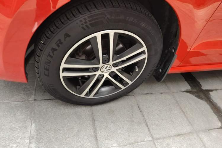 Used Volkswagen Polo 2016 1.6L Automatic Comfort Model Left Front Wheel Hub