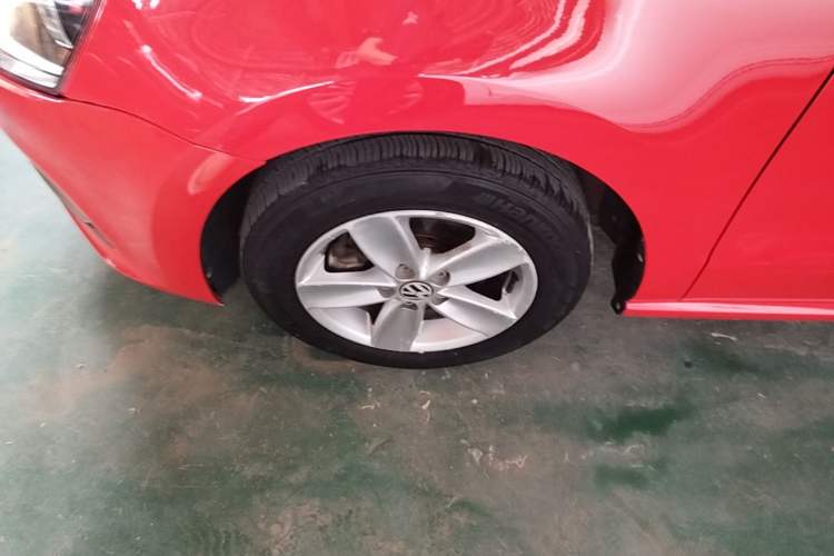 Used Volkswagen Polo 2016 1.4L Automatic Trendy Model Left Front Wheel Hub