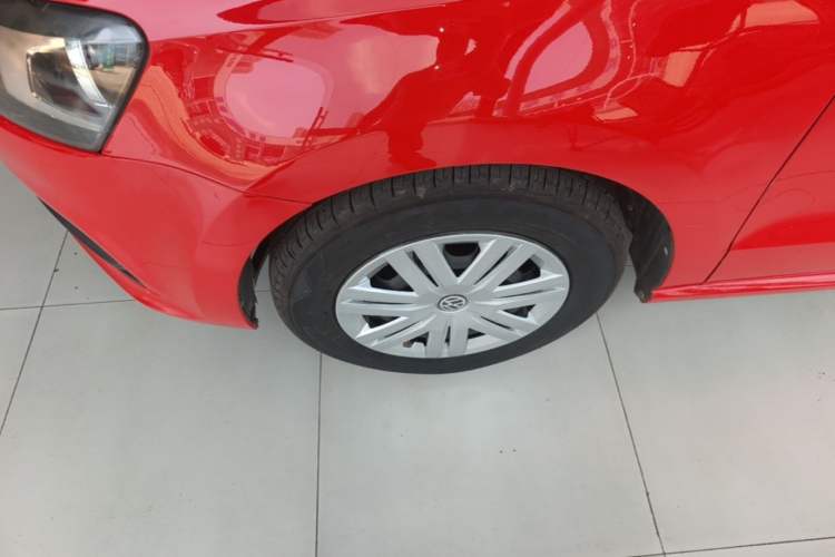Used Volkswagen Polo 2016 1.4L Automatic Trendy Model Left Front Wheel Hub